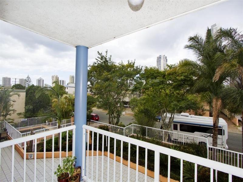 14 Darrambal Street – Valencia Apartments, Chevron Island QLD 4217