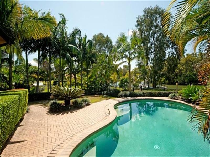 21 River Cove Place, Helensvale QLD 4212