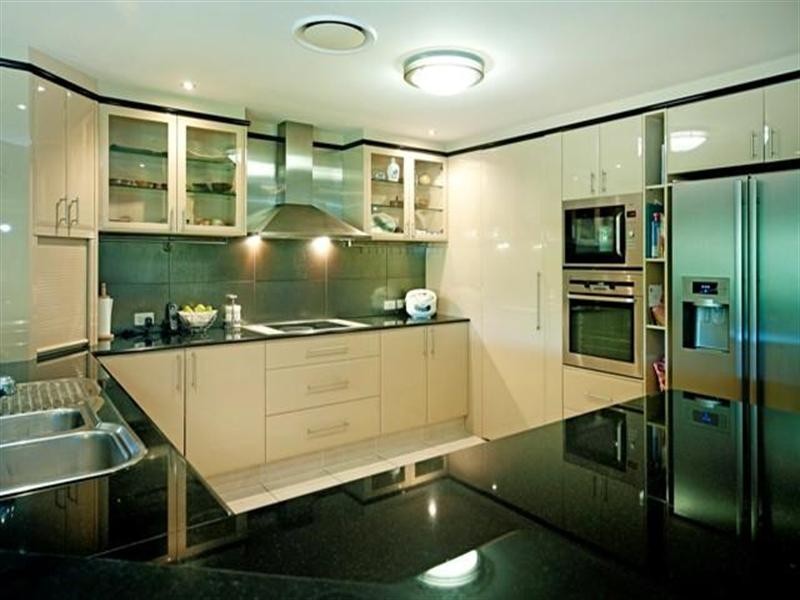 21 River Cove Place, Helensvale QLD 4212