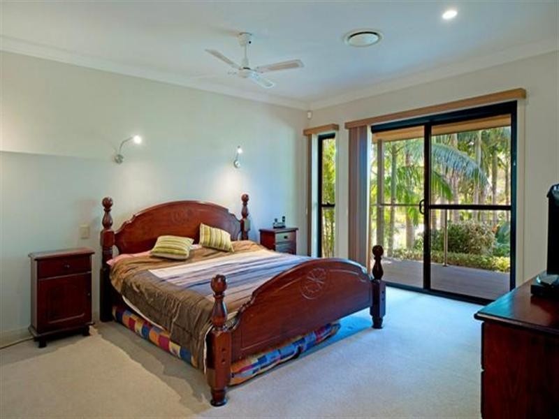 21 River Cove Place, Helensvale QLD 4212