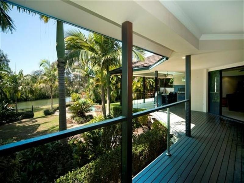 21 River Cove Place, Helensvale QLD 4212