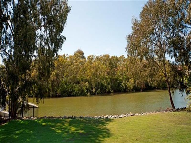 21 River Cove Place, Helensvale QLD 4212