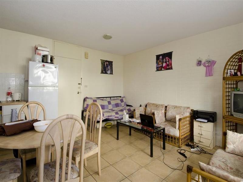 20 Tricket Street, Surfers Paradise QLD 4217