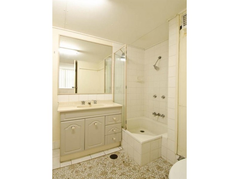 20 Tricket Street, Surfers Paradise QLD 4217