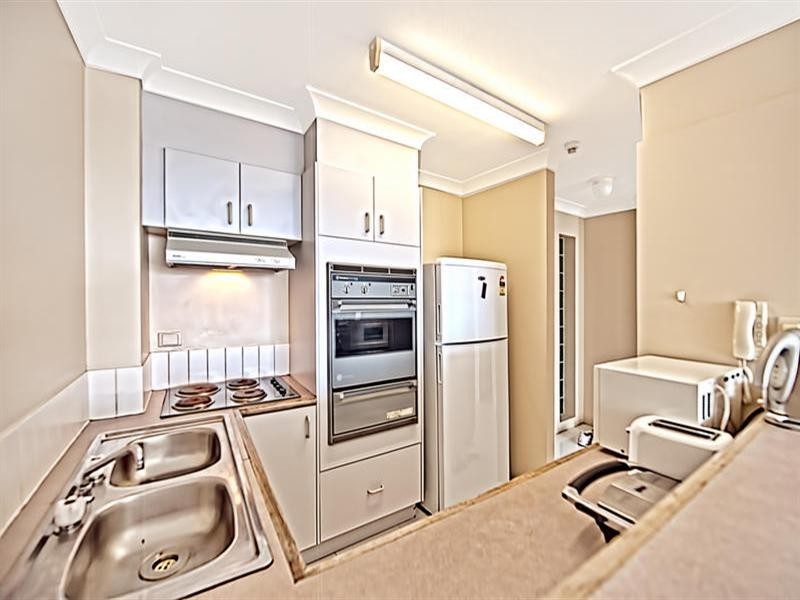 70 Remembrance Drive, Surfers Paradise QLD 4217