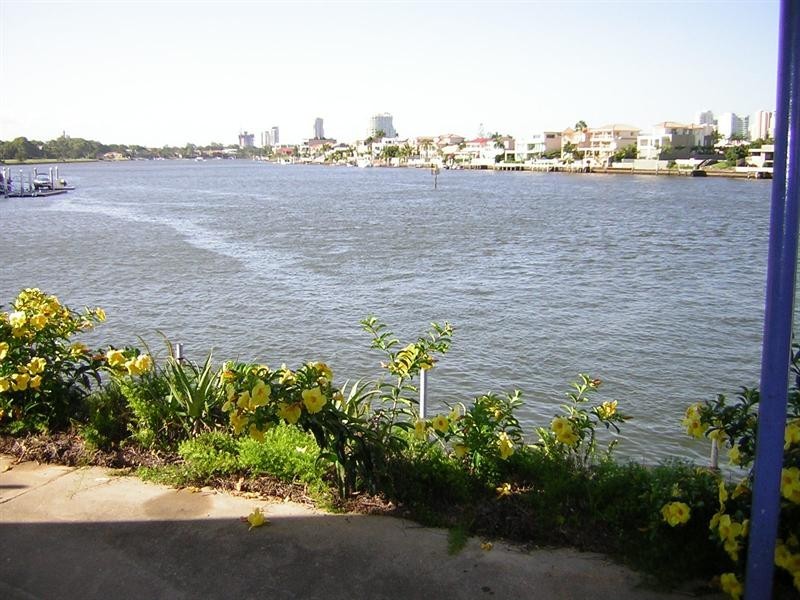 3/107-109 Stanhill Drive, Chevron Island QLD 4217