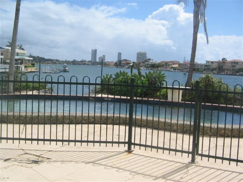 3/107-109 Stanhill Drive, Chevron Island QLD 4217