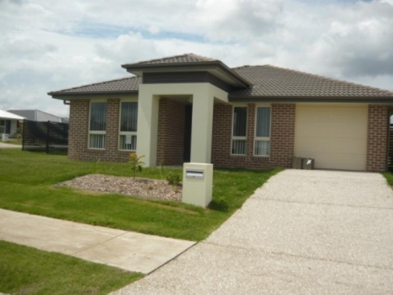 8 Ballow Crescent, Redbank Plains QLD 4301
