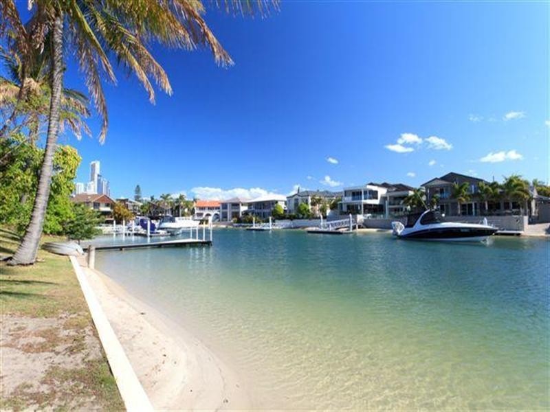 10 Midshipman Court, Surfers Paradise QLD 4217