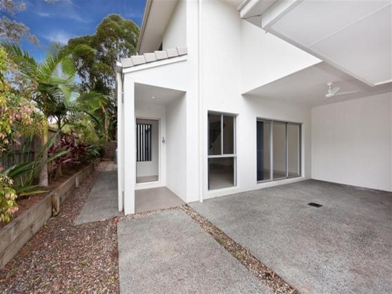 60 Broad Street, Labrador QLD 4215