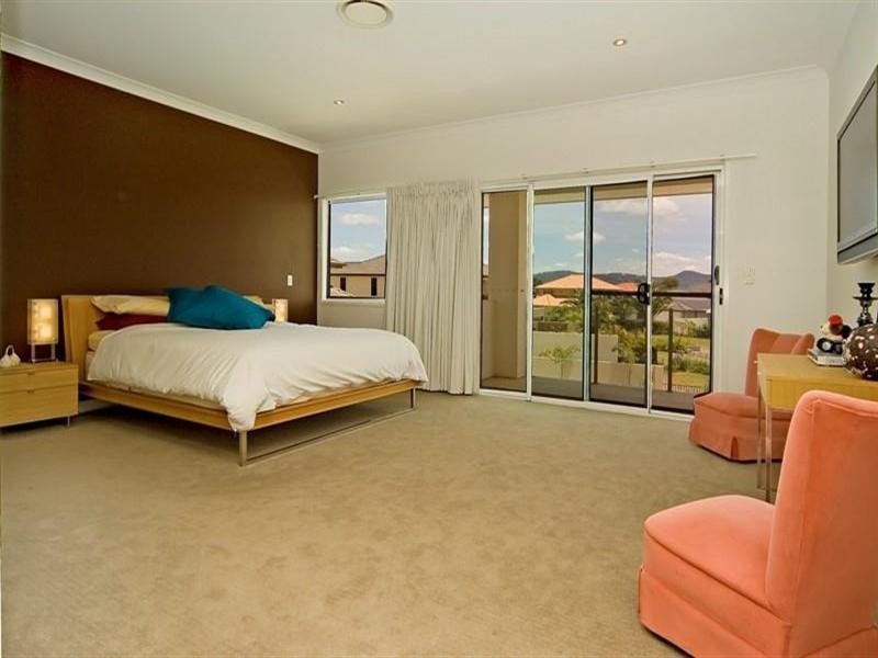 Hope Island QLD 4212