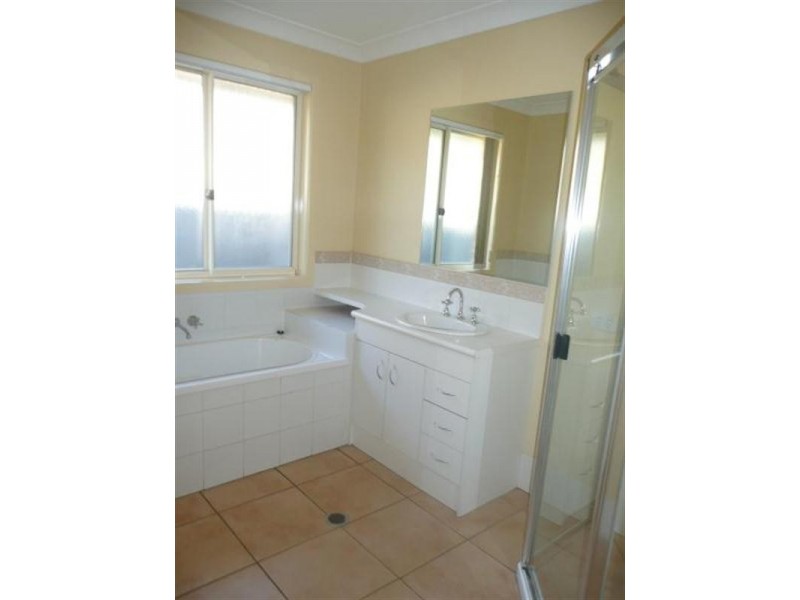 14 Lake Manchester, Logan Reserve QLD 4133