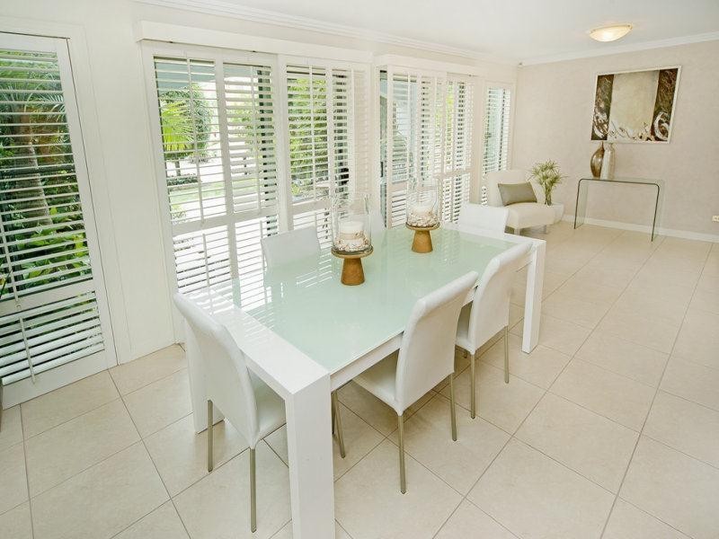 64 John Lund, Hope Island QLD 4212