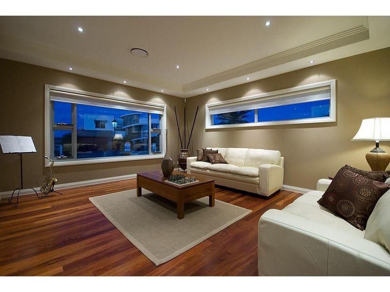 5 Royal Albert Crescent, Sovereign Islands QLD 4216