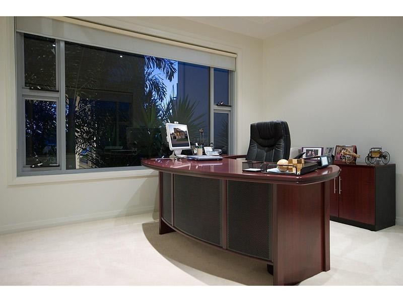 5 Royal Albert Crescent, Sovereign Islands QLD 4216
