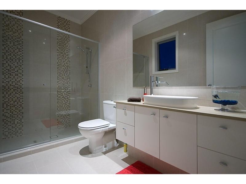 5 Royal Albert Crescent, Sovereign Islands QLD 4216