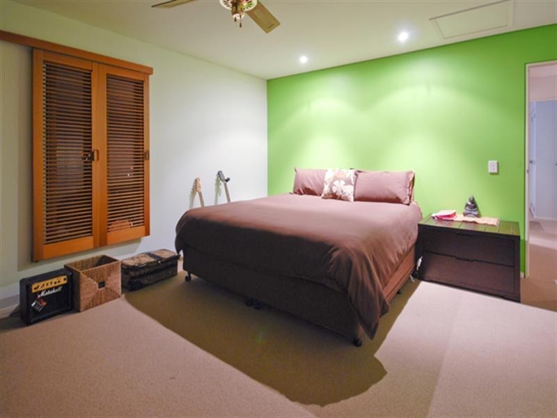 30 Tambourah Drive, Benowa QLD 4217