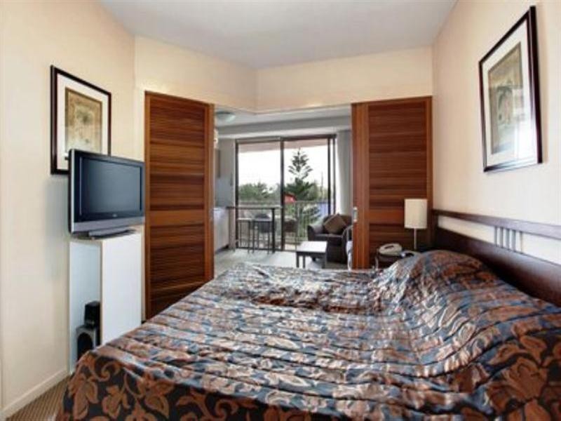 702-42 Surf Parade, Broadbeach QLD 4218