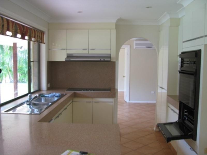 1 Derwent Avenue, Helensvale QLD 4212