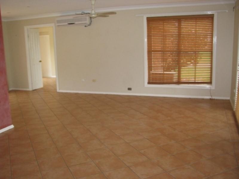 1 Derwent Avenue, Helensvale QLD 4212