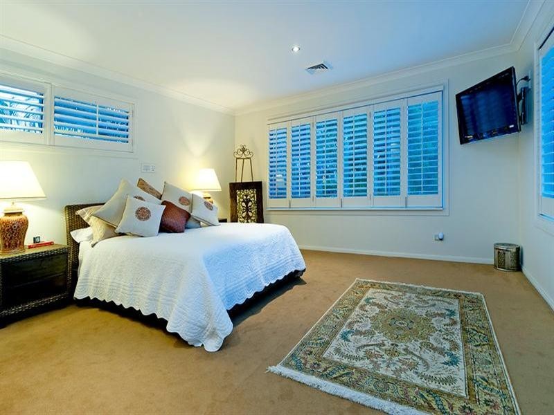 1050 Rosebank Way, Hope Island QLD 4212