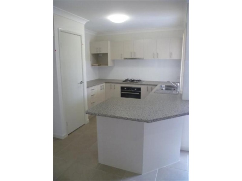 6 Bickle Place, North Booval QLD 4304