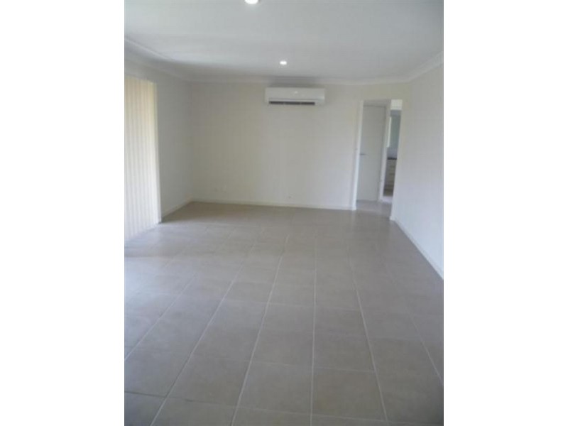 6 Bickle Place, North Booval QLD 4304