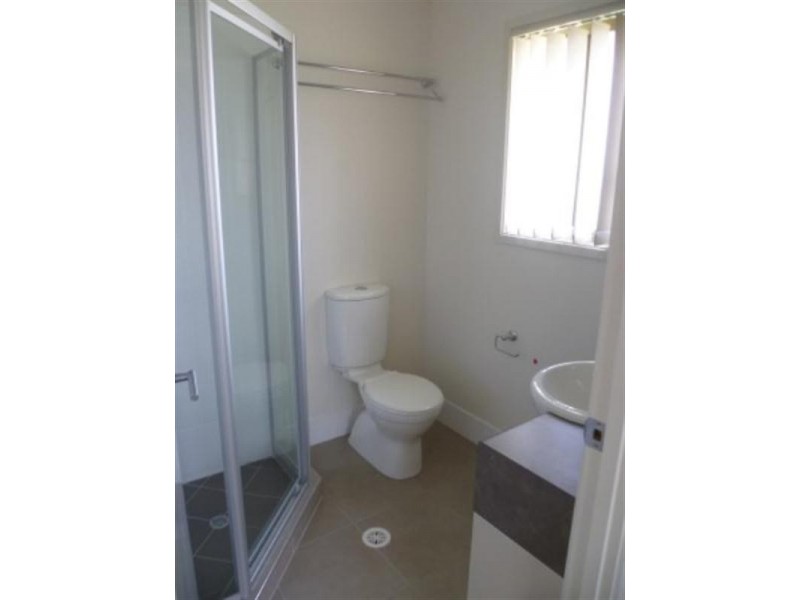 6 Bickle Place, North Booval QLD 4304