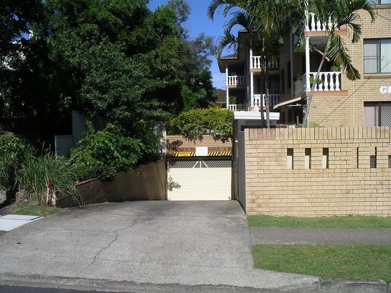 6 Genoa Street, Surfers Paradise QLD 4217