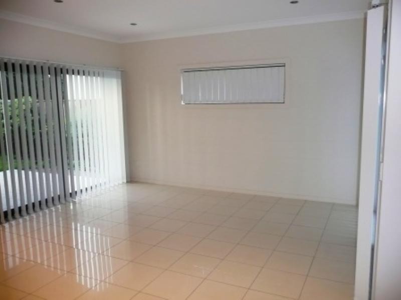 17 Galley Road, Hope Island QLD 4212