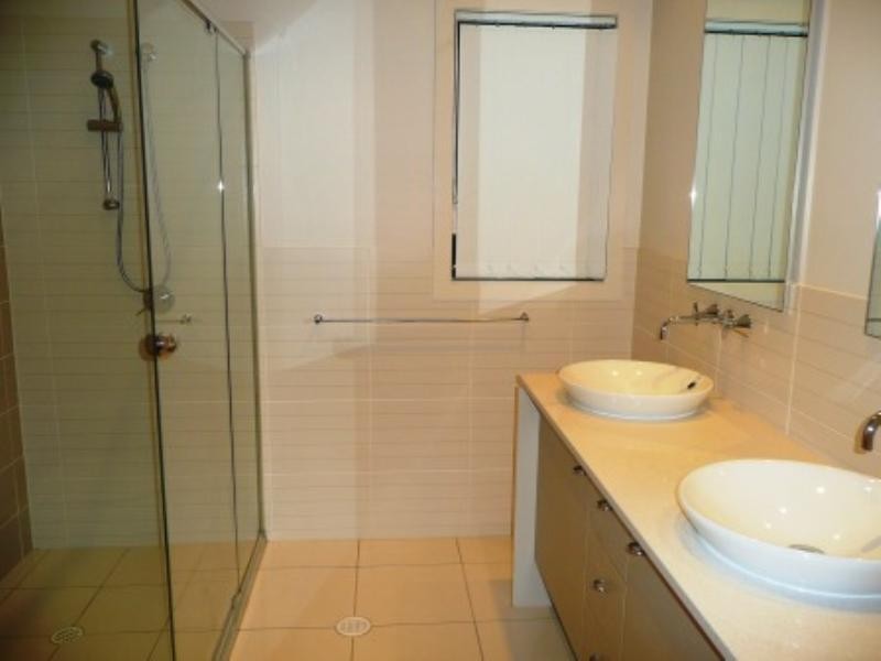 17 Galley Road, Hope Island QLD 4212