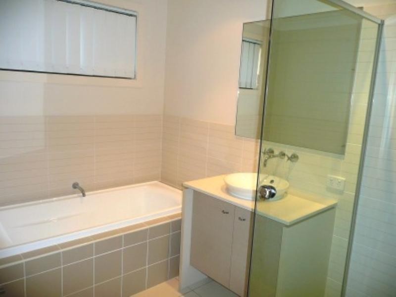 17 Galley Road, Hope Island QLD 4212