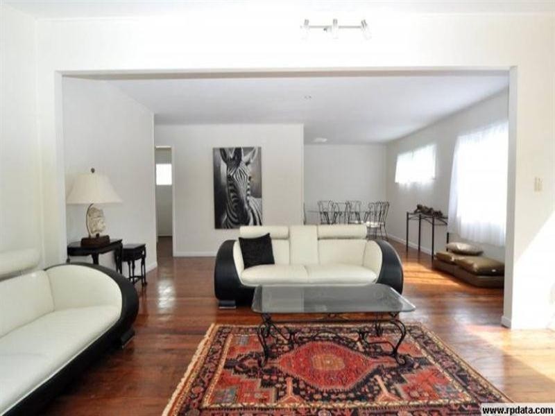 7 Waratah Avenue, Biggera Waters QLD 4216