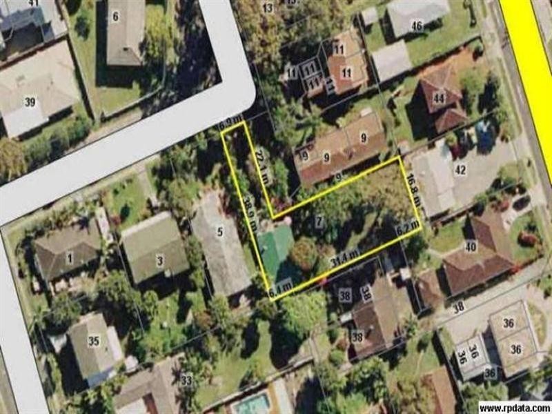 7 Waratah Avenue, Biggera Waters QLD 4216