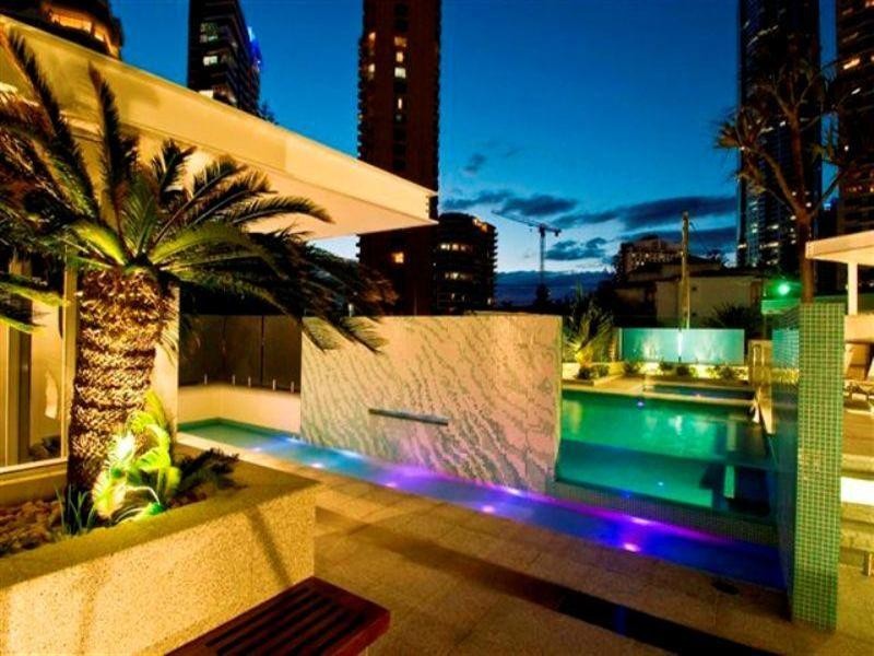 1 Enderley Avenue, Surfers Paradise QLD 4217