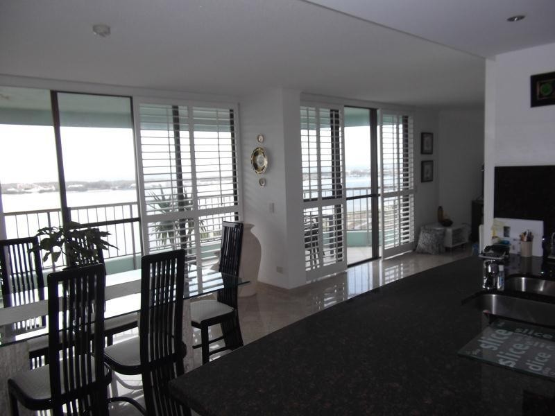 16b-114 Marine Parade, Southport QLD 4215