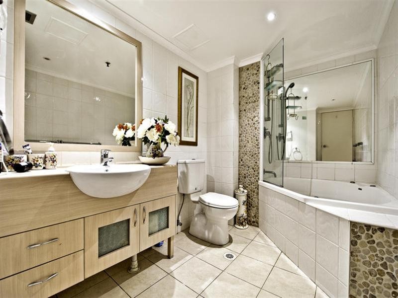 30 Layock Street, Surfers Paradise QLD 4217