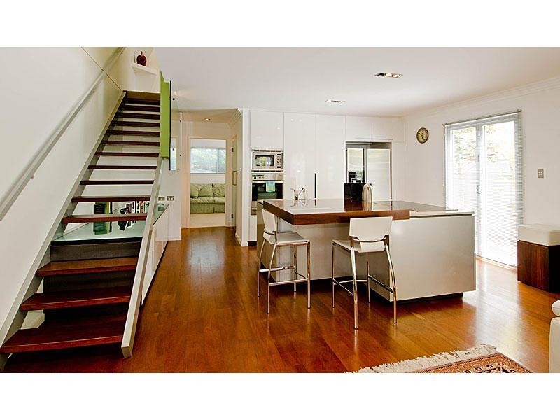 2/24 Norfolk Avenue, Surfers Paradise QLD 4217