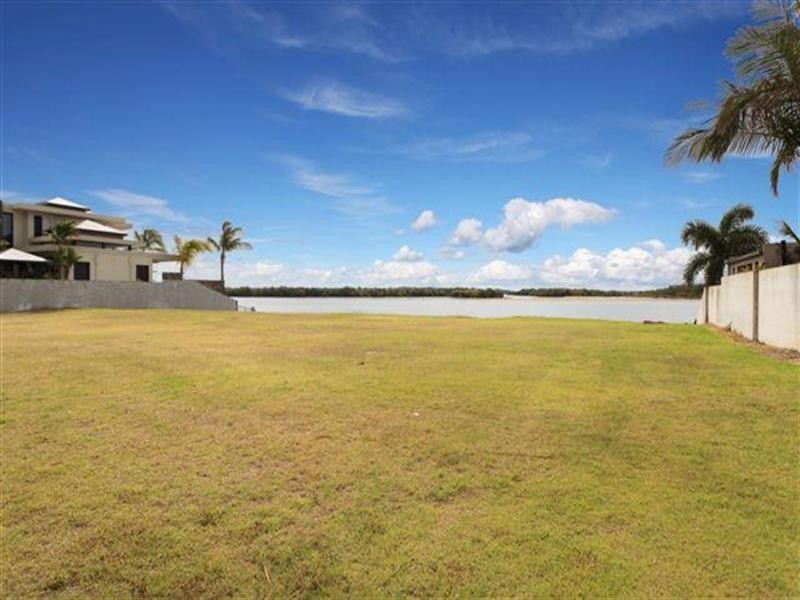 3 Knightsbridge Parade West, Sovereign Islands QLD 4216