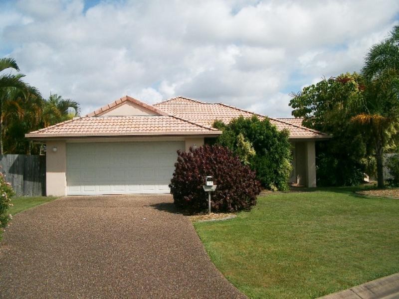 7 Marjorie Crescent, Benowa QLD 4217