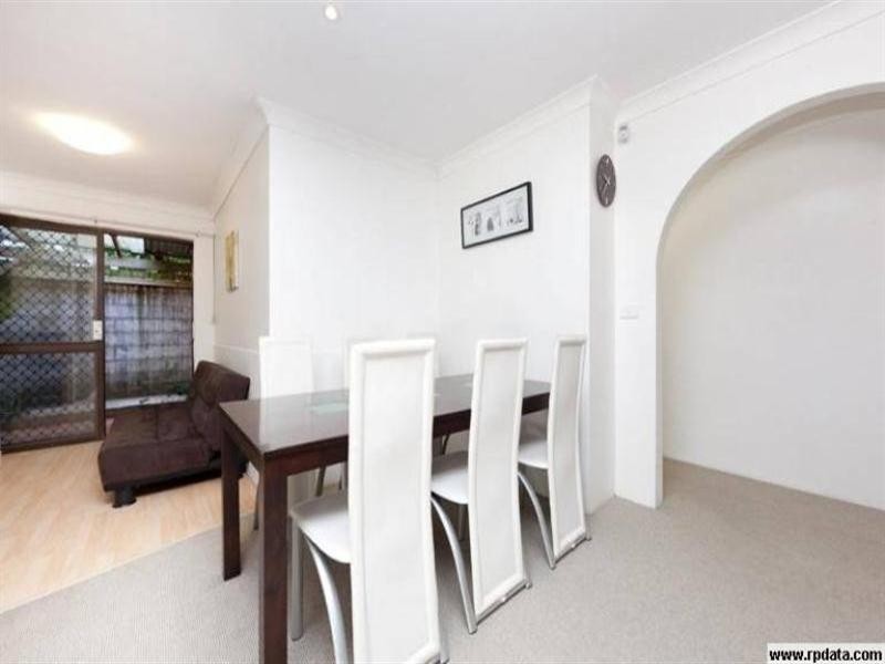 2/9 Tima Avenue, Surfers Paradise QLD 4217