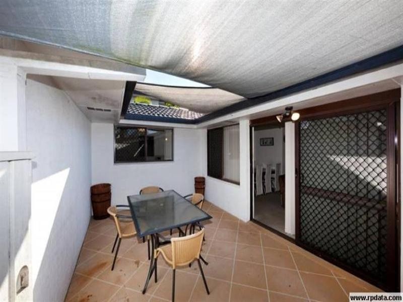 2/9 Tima Avenue, Surfers Paradise QLD 4217