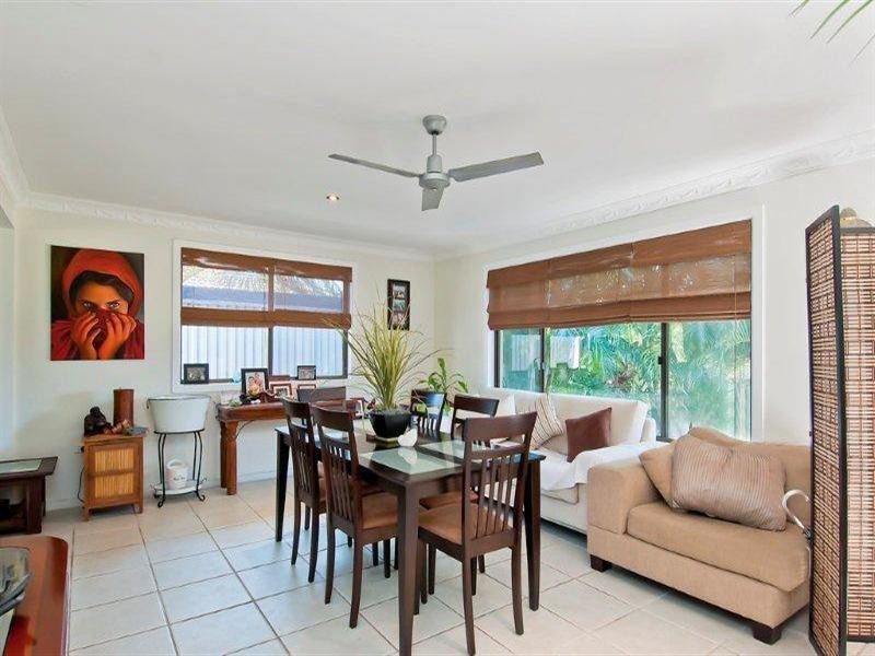 6 McCleary Street, Sorrento QLD 4217