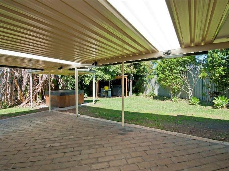 6 McCleary Street, Sorrento QLD 4217