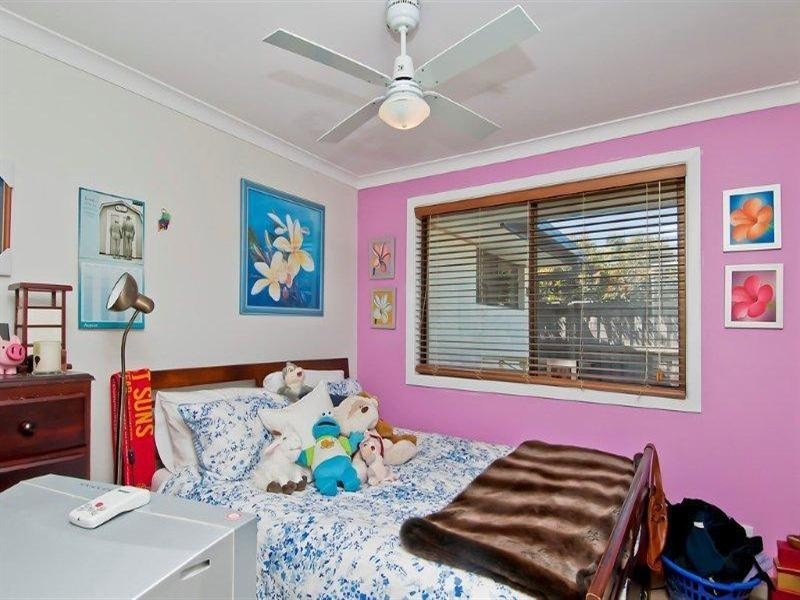 6 McCleary Street, Sorrento QLD 4217