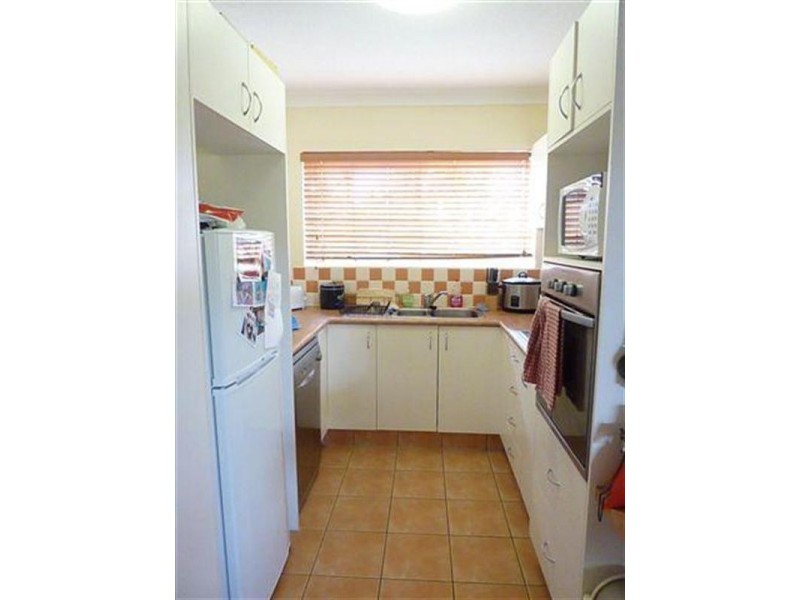 6/31-33 Mawarra Street, Chevron Island QLD 4217