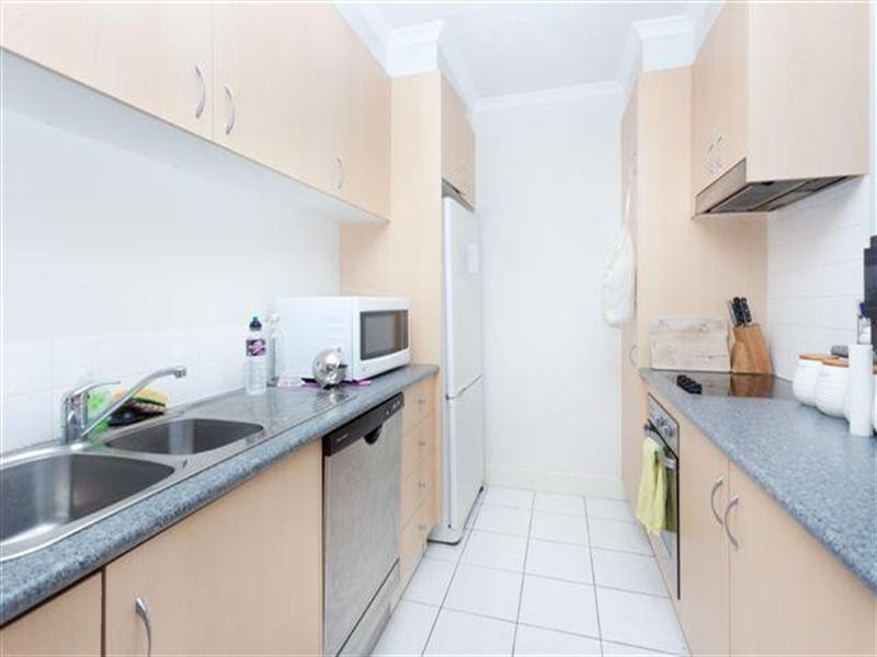 18 138 High Street, Southport QLD 4215