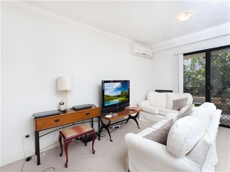 18 138 High Street, Southport QLD 4215