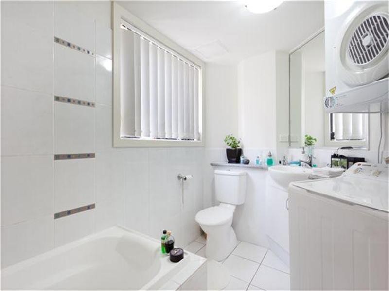 18 138 High Street, Southport QLD 4215