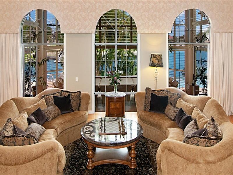 40 – 42 The Peninsula, Sovereign Islands QLD 4216